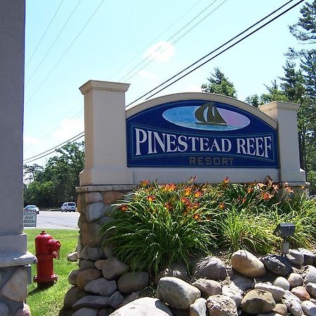 Pinestead Reef Resort Traverse Stadt Exterior foto