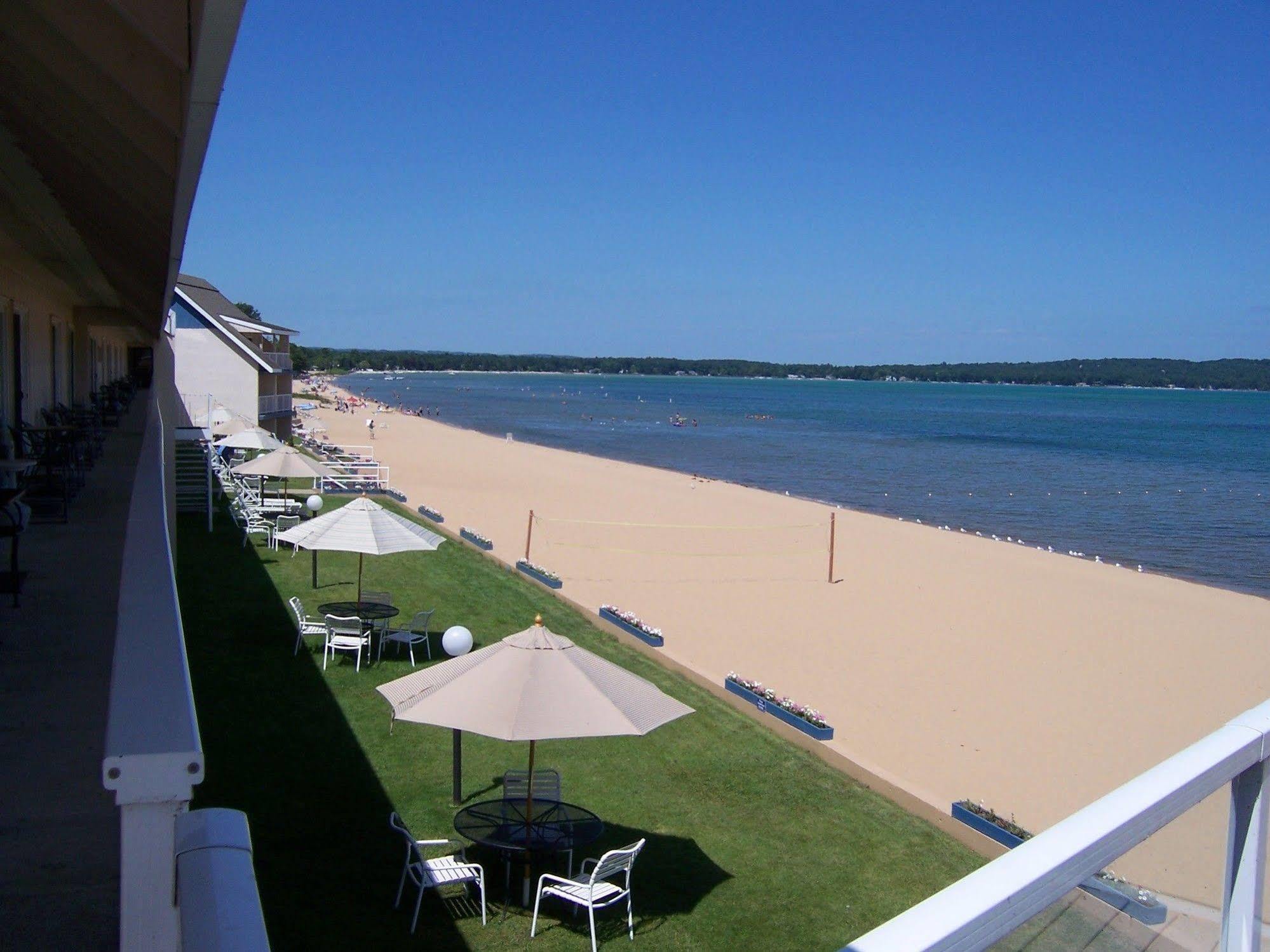 Pinestead Reef Resort Traverse Stadt Exterior foto